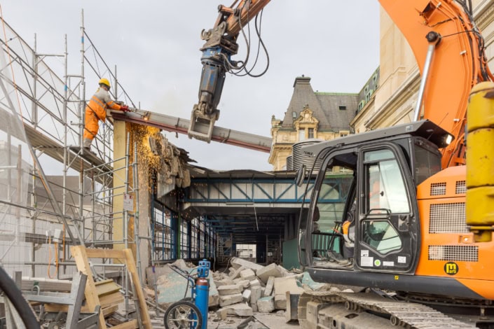 démolition d'une halle postale