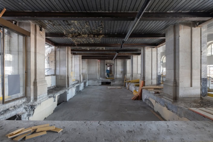 construction d'une dalle dans un bâtiment historique en cours de rénovation