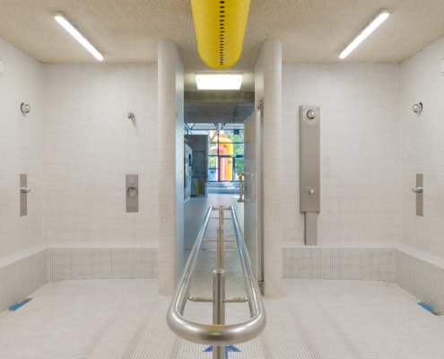 vestiaires avec douches