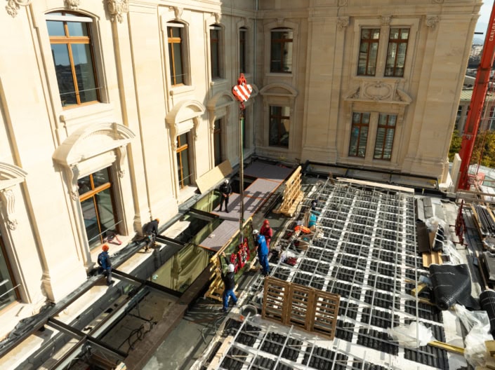 Travaux de construction sur un bâtiment historique à Lausanne, photographié par Swen Sack.