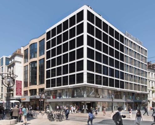 fenêtres avec stores