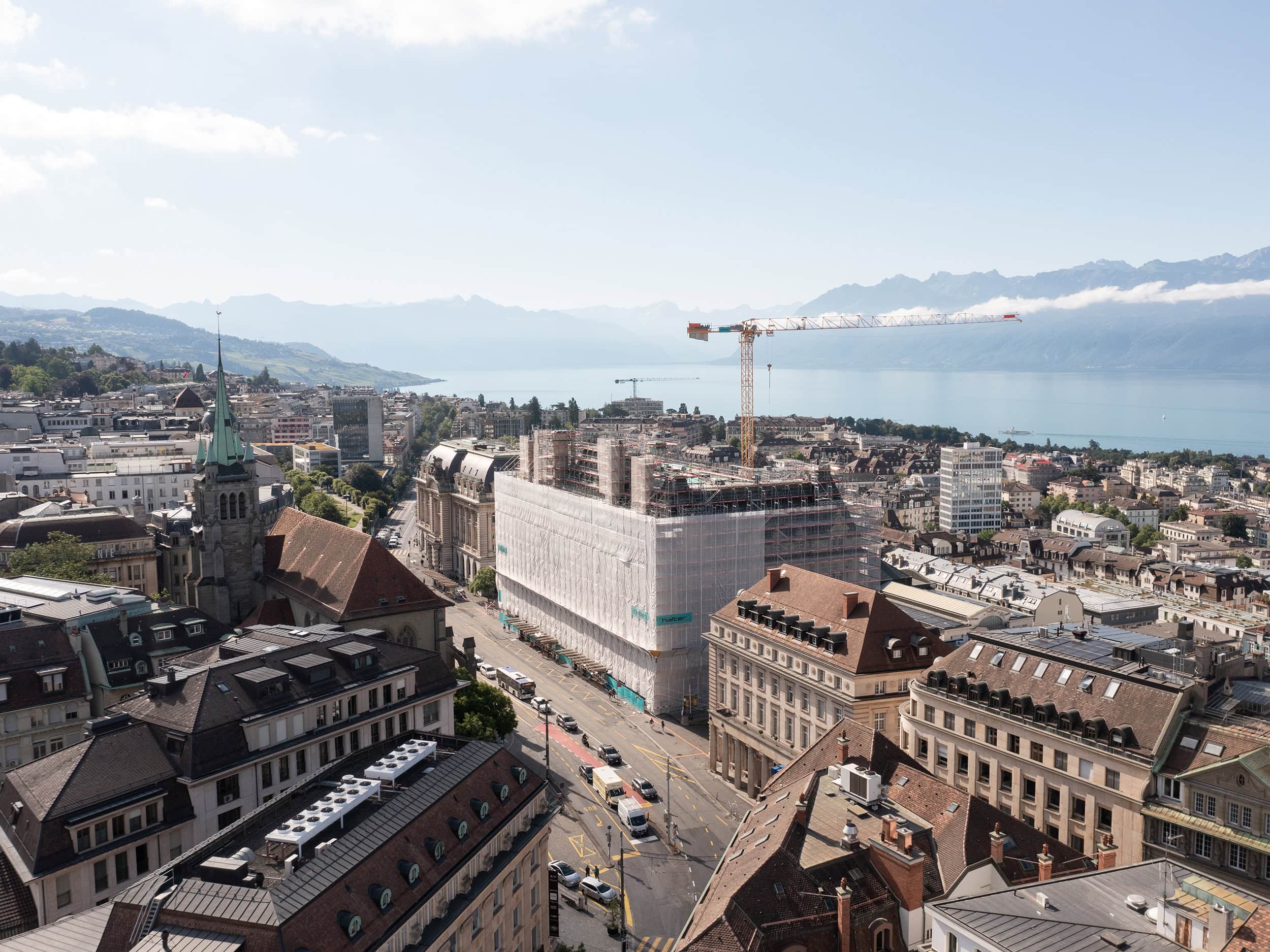 l'Hôtel des Postes au centre de Lausanne vu du ciel