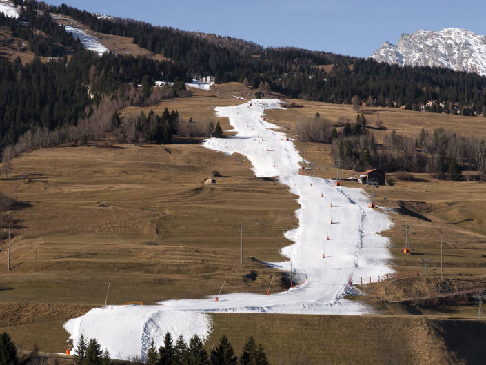 piste de ski sans neige